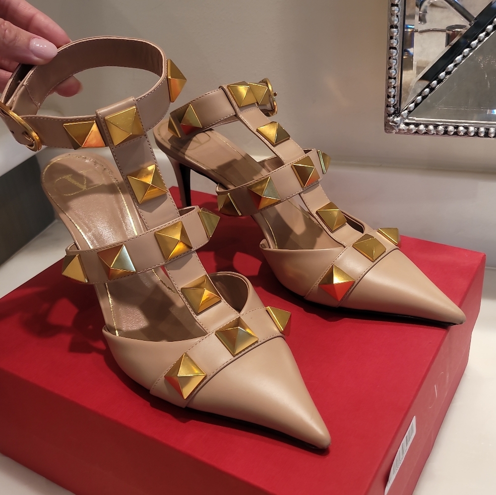 Valentino Garavani NUDE Roman Stud Gold Studded Heels 40